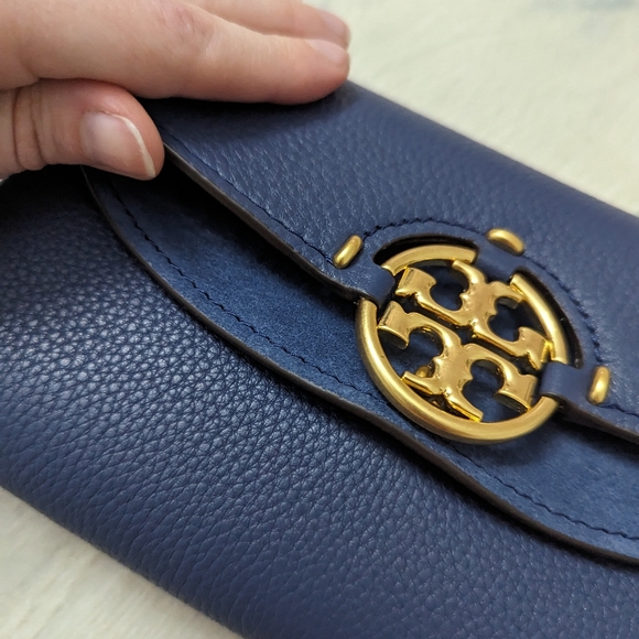 Tory Burch Miller Wallet Crossbody Bag - Picture 3 of 8